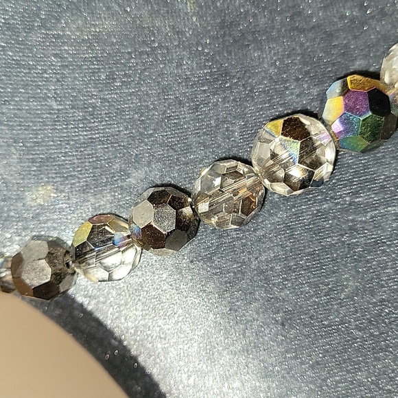 Shiny Reflective Necklace - Picture 3 of 4